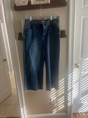 Dark Blue Straight-Leg  flare Raw Hem Jeans
These run Petite